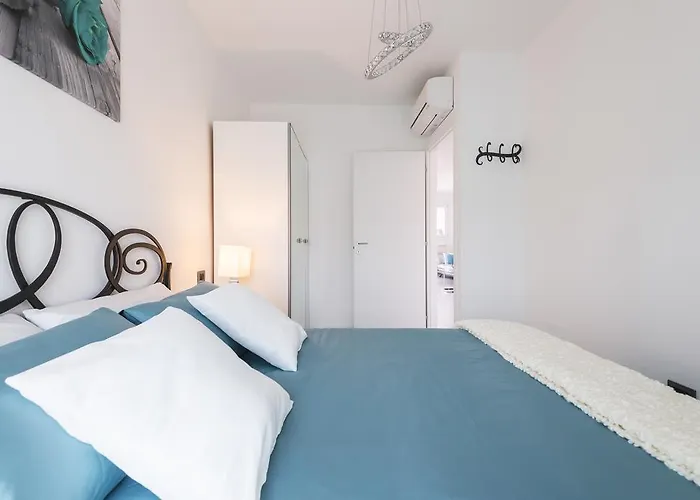 Attico Del Duomo Διαμέρισμα Μόντενα